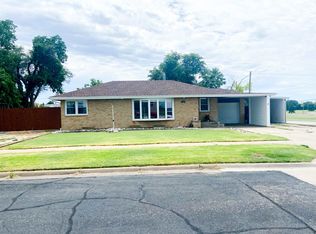 520 W 21st St, Hays, KS 67601