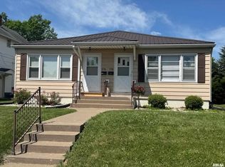 1736 Davie St, Davenport, IA 52804