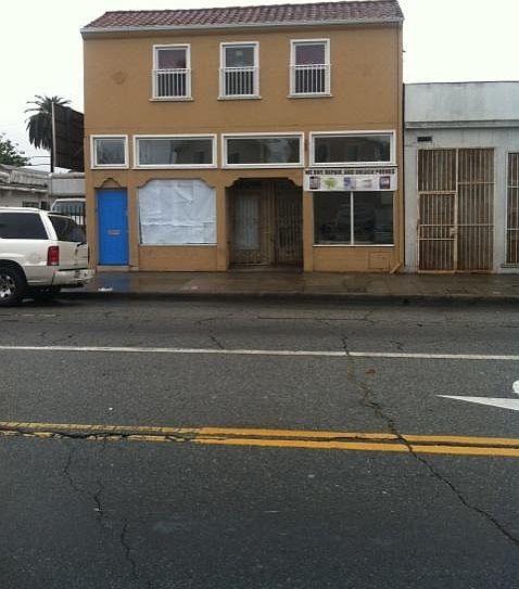 1st image of 2406 W Vernon Ave