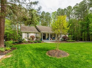 9190 Buttonwood Ln, Amelia Court House, VA 23002