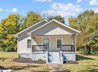 228 Grandview Dr, Spartanburg, SC 29303