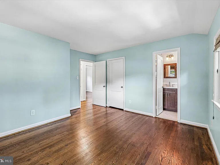 8109 Bainbridge Rd — Photo 12