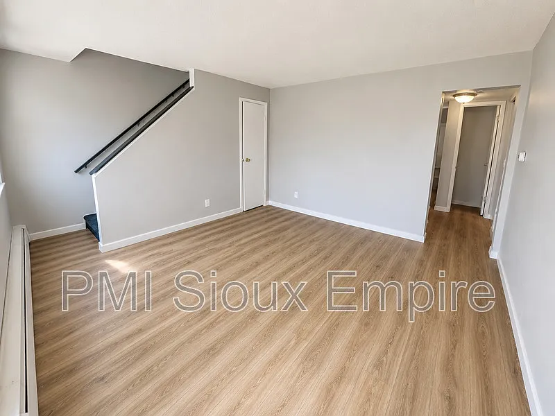 2 bed, 1.0 bath, 900 sqft, $925 — Photo 4