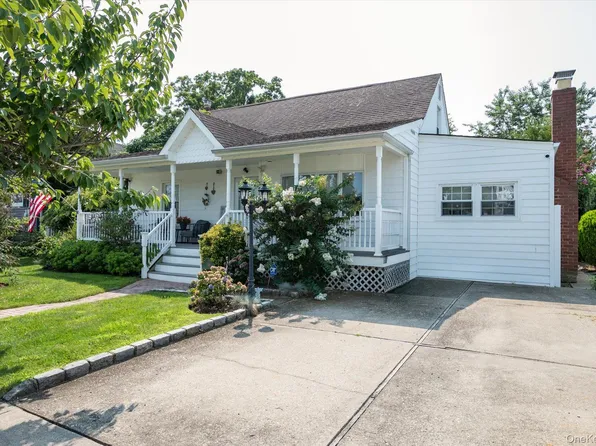 320 Brooklyn Avenue, Massapequa Park, NY 11762