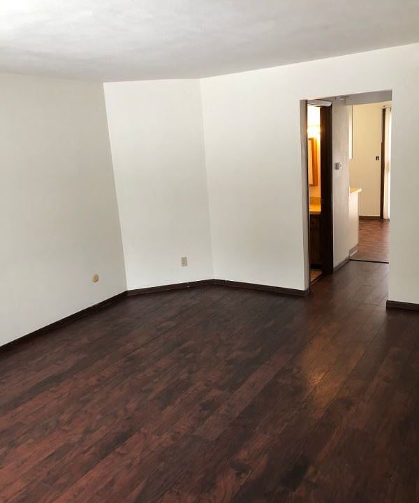 1st image of 4471 Carthage Dr APT 8