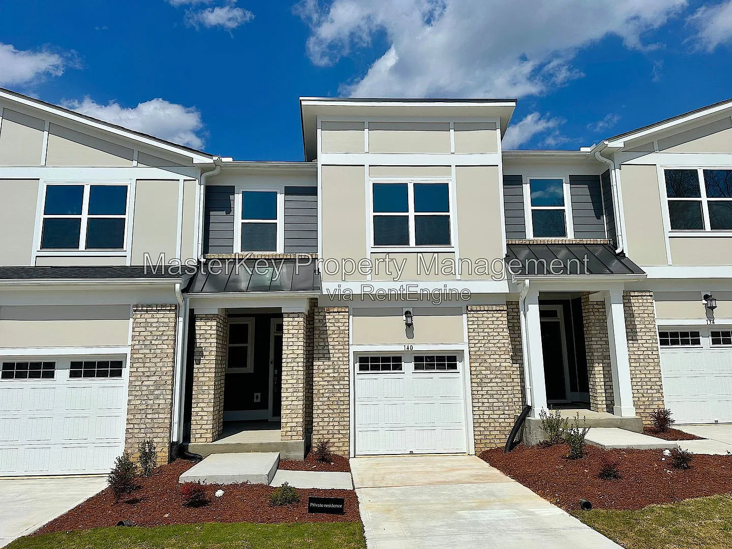 3 bed, 2.5 bath, 1817 sqft, $2,125 — Photo 1