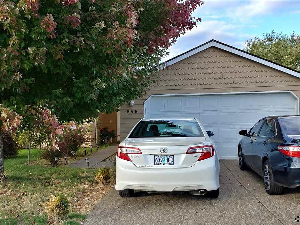 2nd image of 865 Mesquite Ln