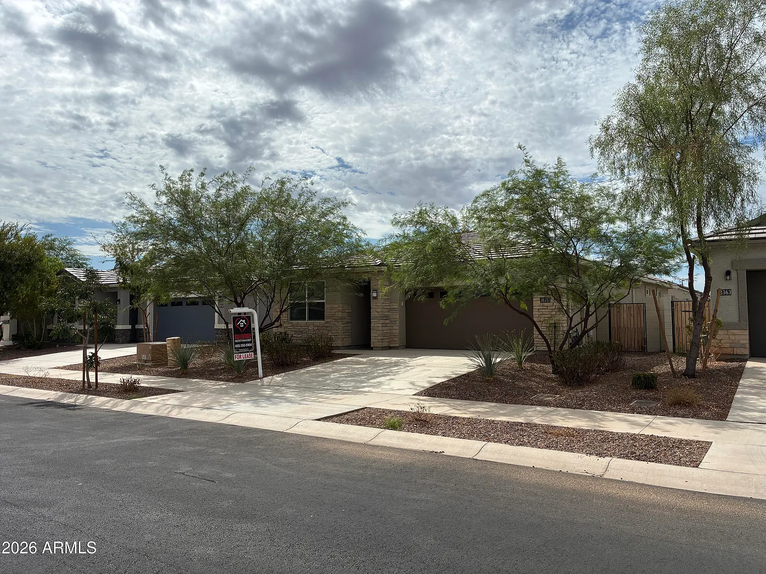 3 bed, 2.0 bath, 1604 sqft, $1,895 — Photo 2