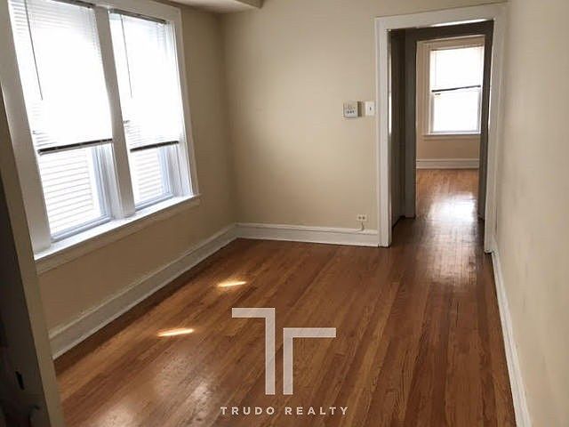 1st image of 5200 N Leavitt St #52023