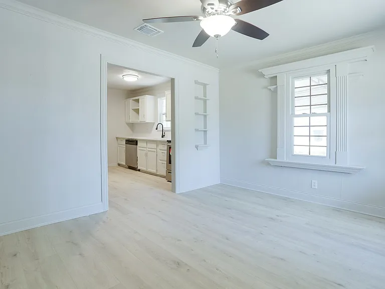 221 Porter Dr — Photo 9