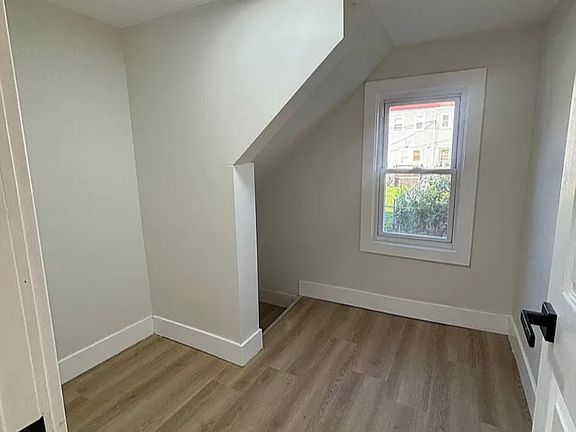 3rd image of 49-51 Rosehill Pl #1L