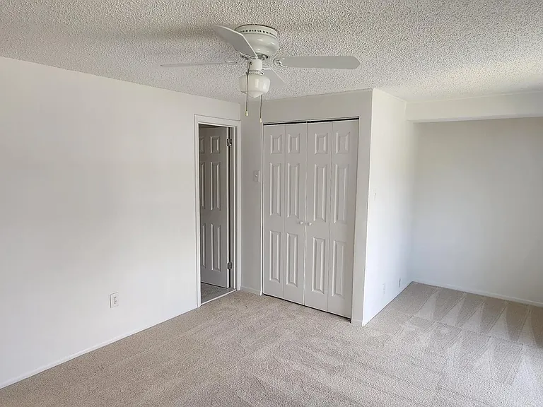19 Wedgedale Dr — Photo 17