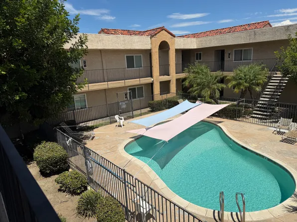 300 Roanoke Rd APT 10, El Cajon, CA 92020