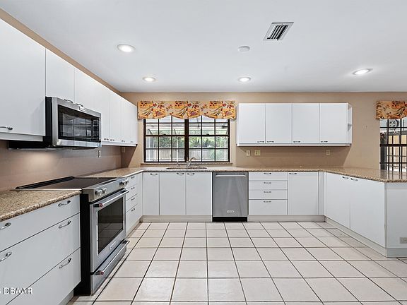 4th image of 20 River Ridge Trl