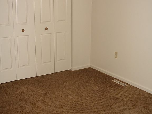 3rd image of 1629 Chadwick Cir APT C