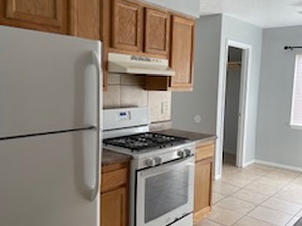 3709 Wellesley Dr NE APT B