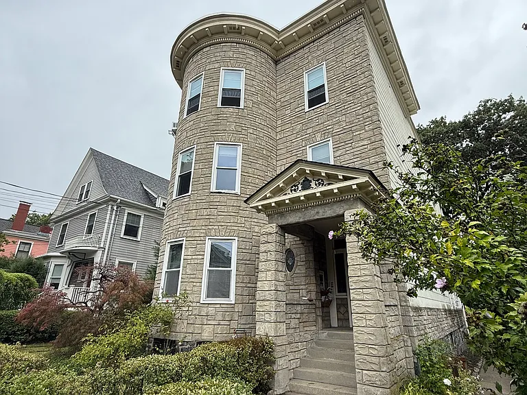 69 Wendell St #1R — Photo 1