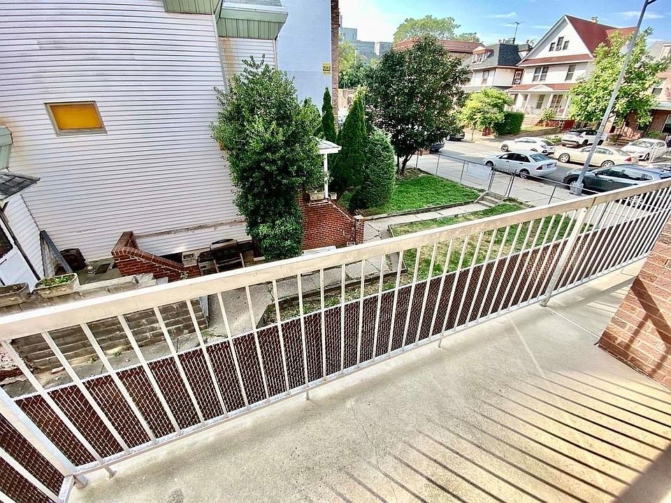 1st image of 474 Ovington Ave #2R