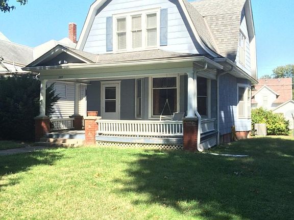 2nd image of 2607 Sacramento St