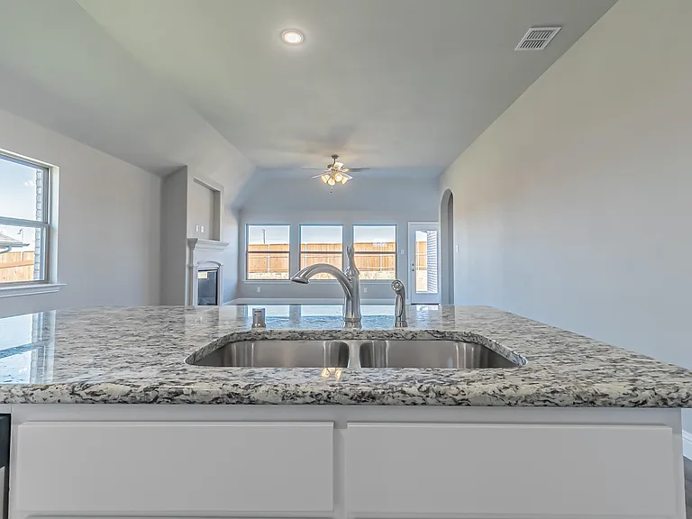 422 Oleander Dr — Photo 16