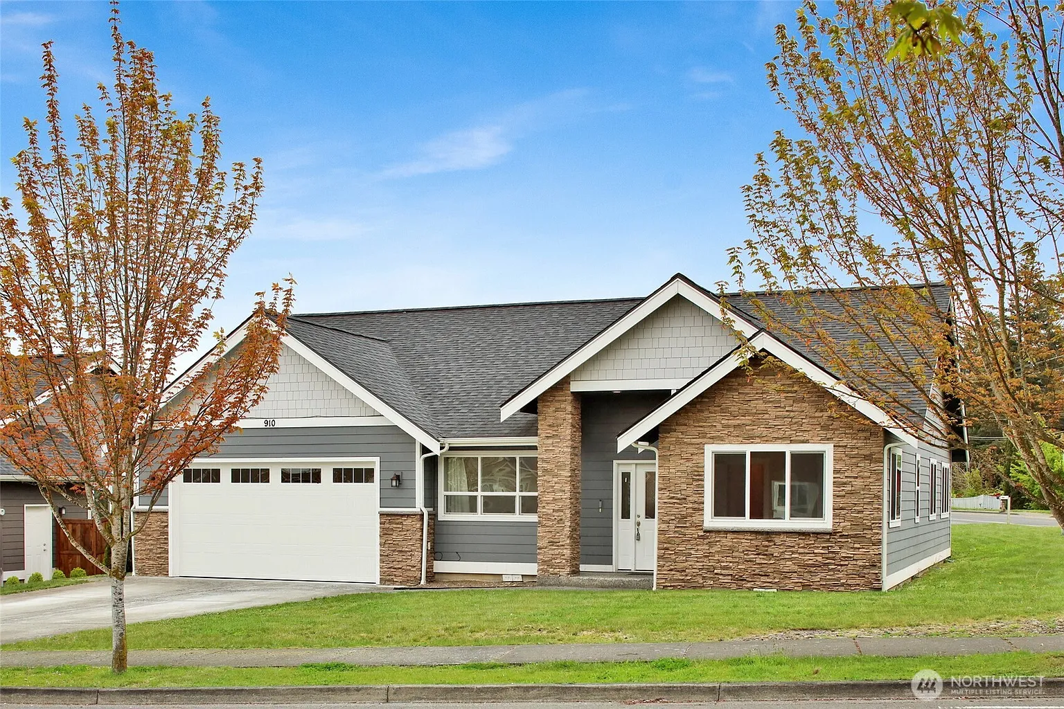 910 Maple Ridge Drive photo 1