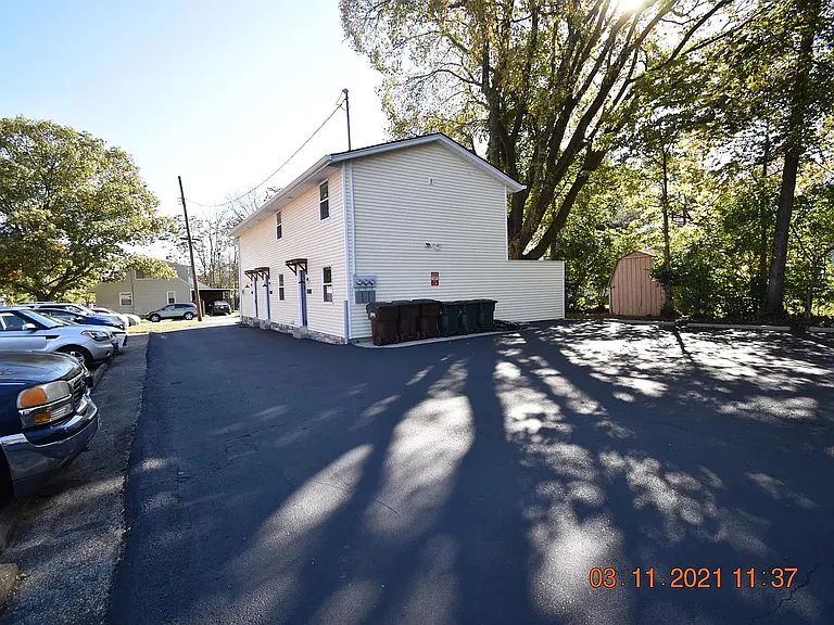 722 S Poplar St — Photo 18