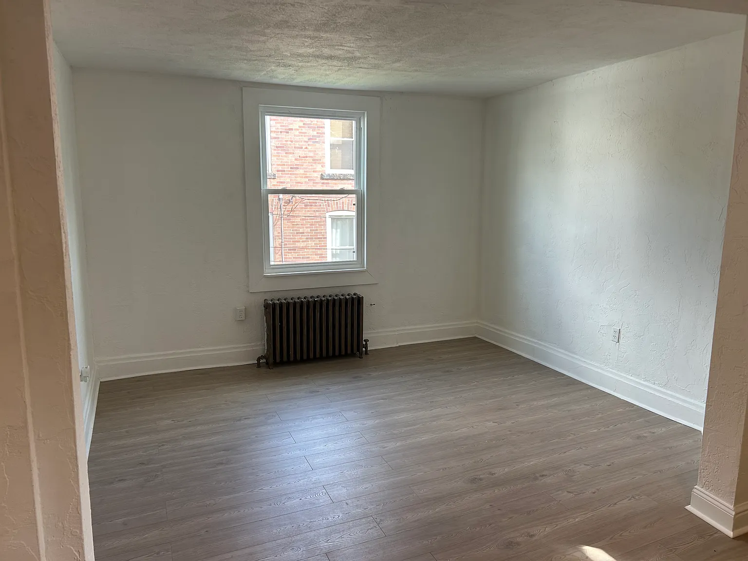 2 bed, 950 sqft, $1,583 — Photo 3