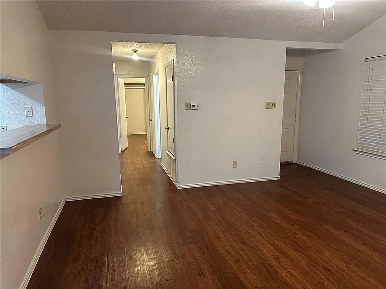 16303 Edgemere Dr — Photo 11