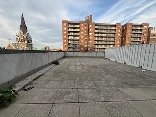 Rented by The Dermot Realty Management Company | media 8