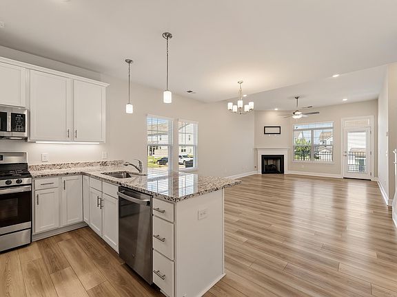 3rd image of 301 Hollenbeck Pl