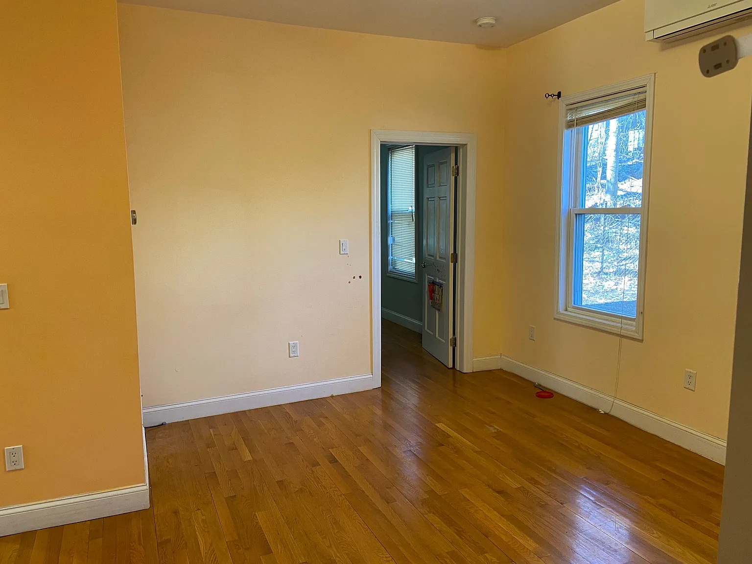 2 bed, 1200 sqft, $3,000 — Photo 2