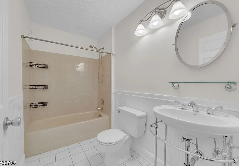 93 Caitlin Ct — Photo 9