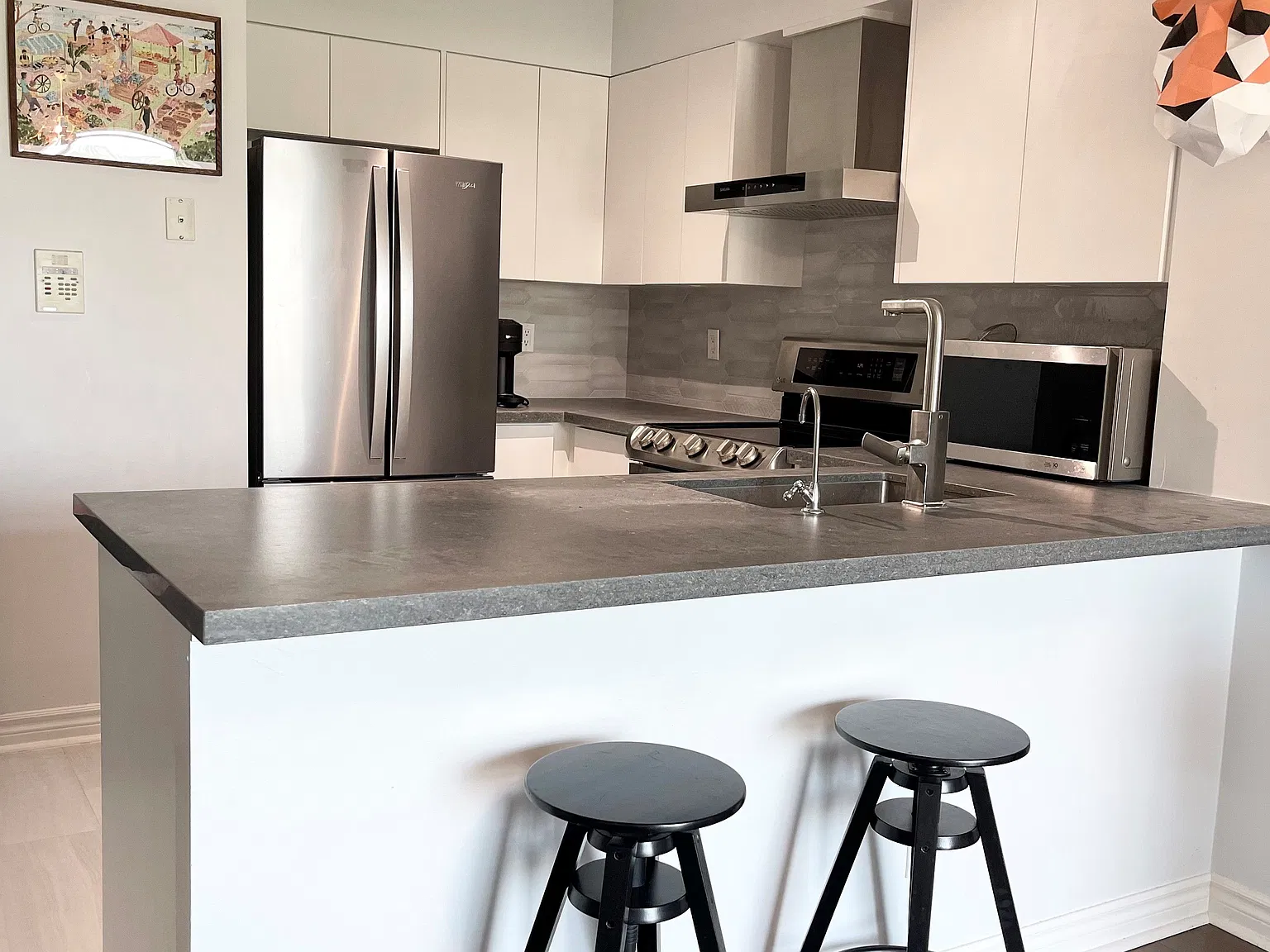 2 bed, $3,000 — Photo 2