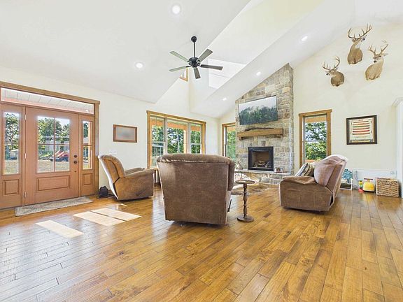 2nd image of 1230 County Road 606