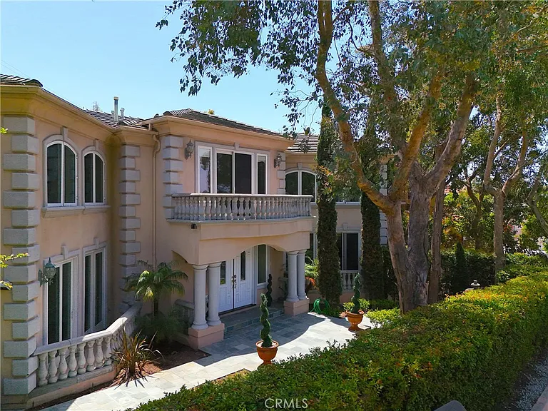 3210 N Ardmore Ave — Photo 52