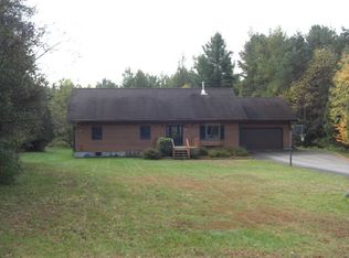 19 Cherry Tree Ln, Saranac Lake, NY 12983