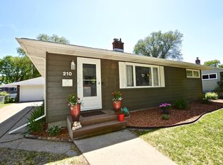 210 22nd Ave N, Fargo, ND 58102