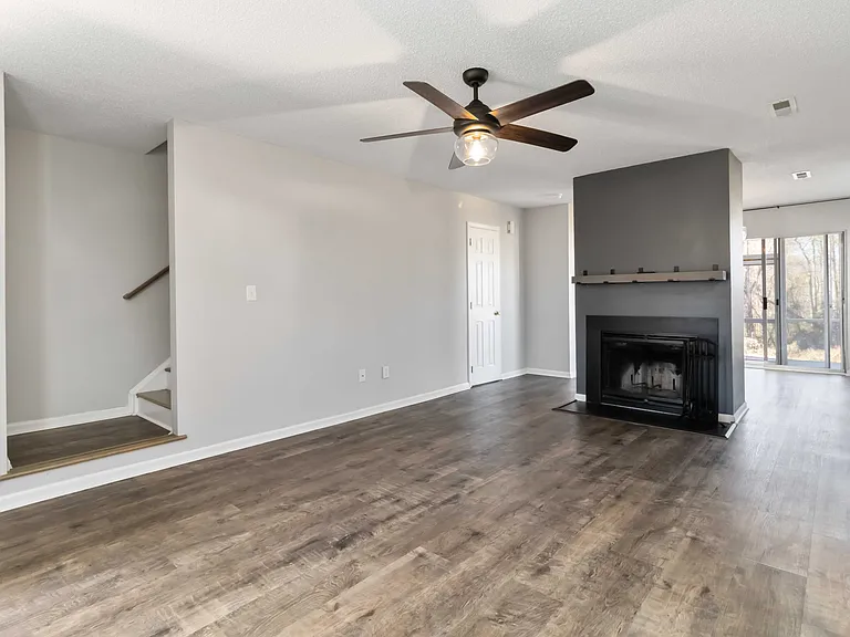 44 Hayfield Ln — Photo 8