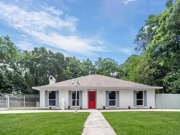 808 Cypress Dr, Baker, LA 70714