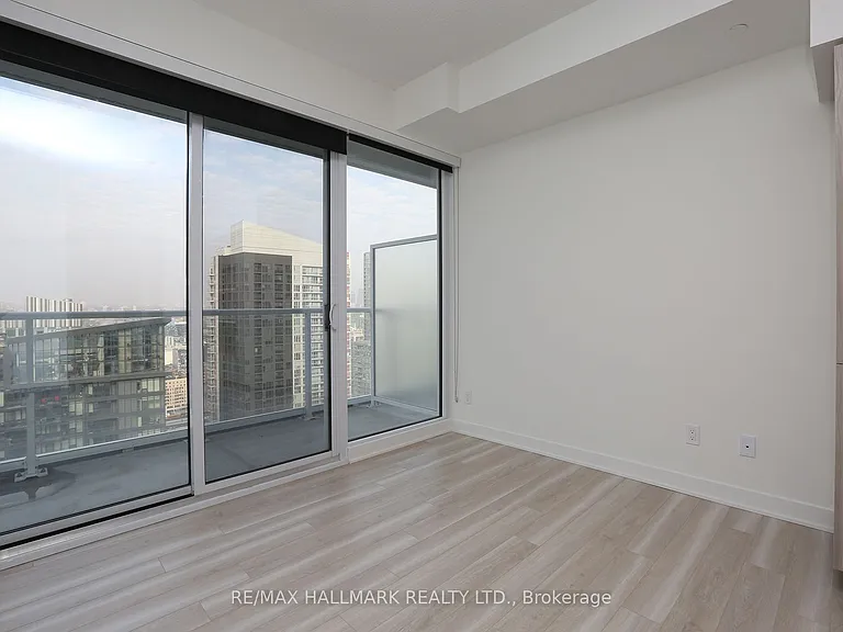 17 Bathurst St #4007 — Photo 19