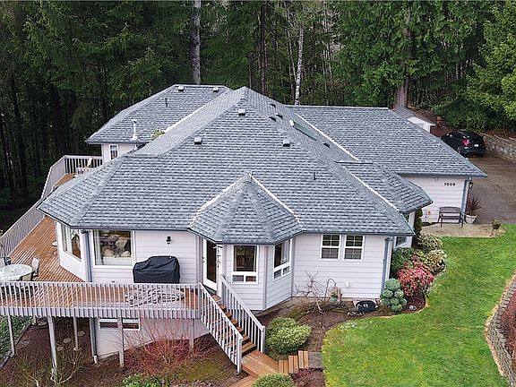 2nd image of 1009 N Nevills Ln