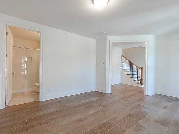 4th image of 113 Harlow Cir #196
