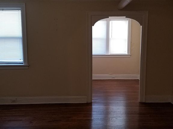 2nd image of 103 S 49th Ave