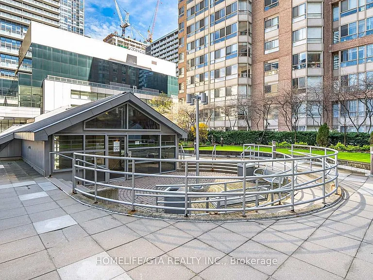 717 Bay St #707 — Photo 24