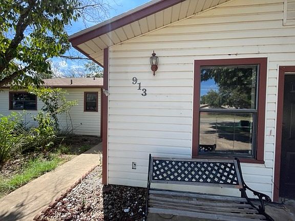4th image of 913 Stonewall Dr