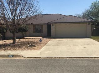 609 Oak Valley Dr, Kerrville, TX 78028