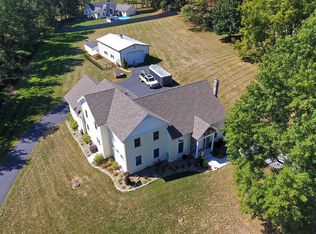 661 Old York Rd, Etters, PA 17319