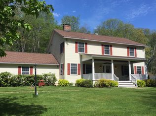 96 Tracy Rd, Pawling, NY 12564