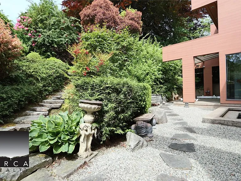687 Beachview Dr — Photo 20