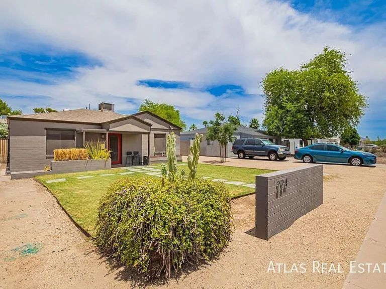 224 W Montecito Ave — Photo 3